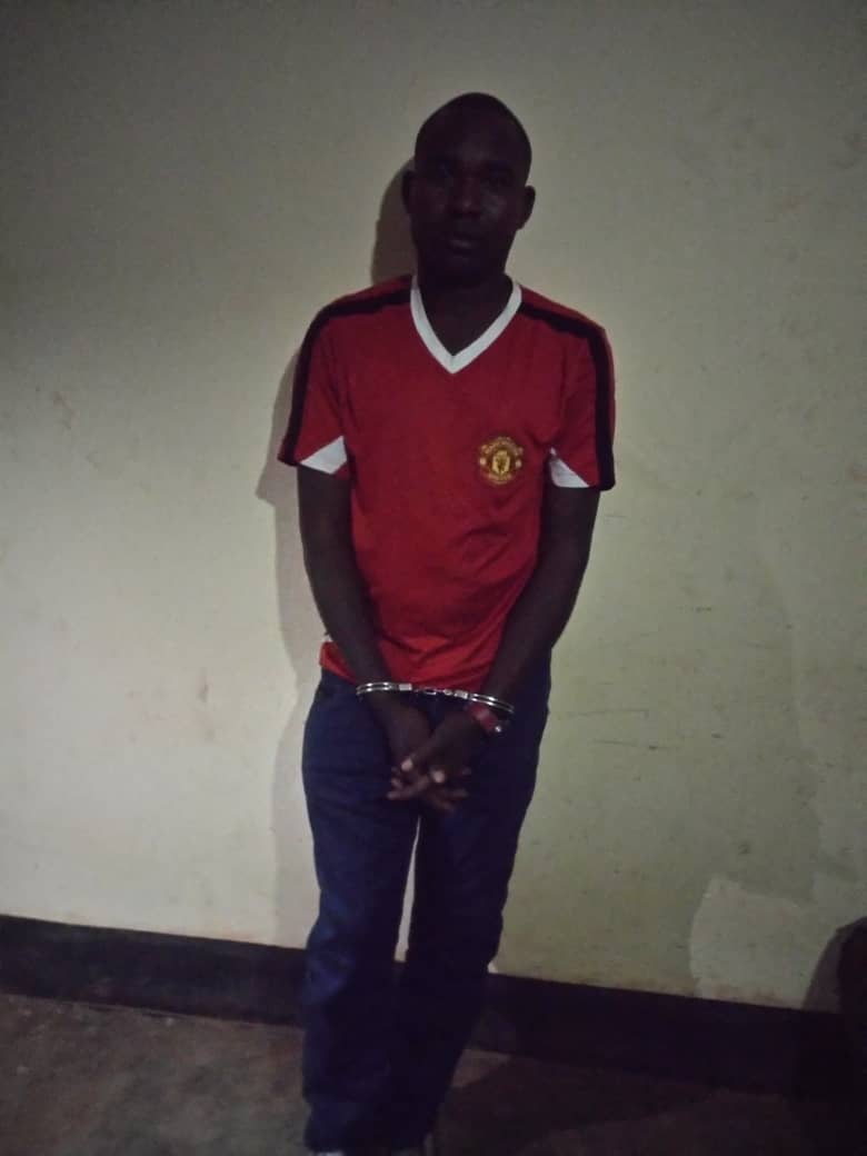 Uwiyitaga_umukozi_wa_Polisi_na_RIB