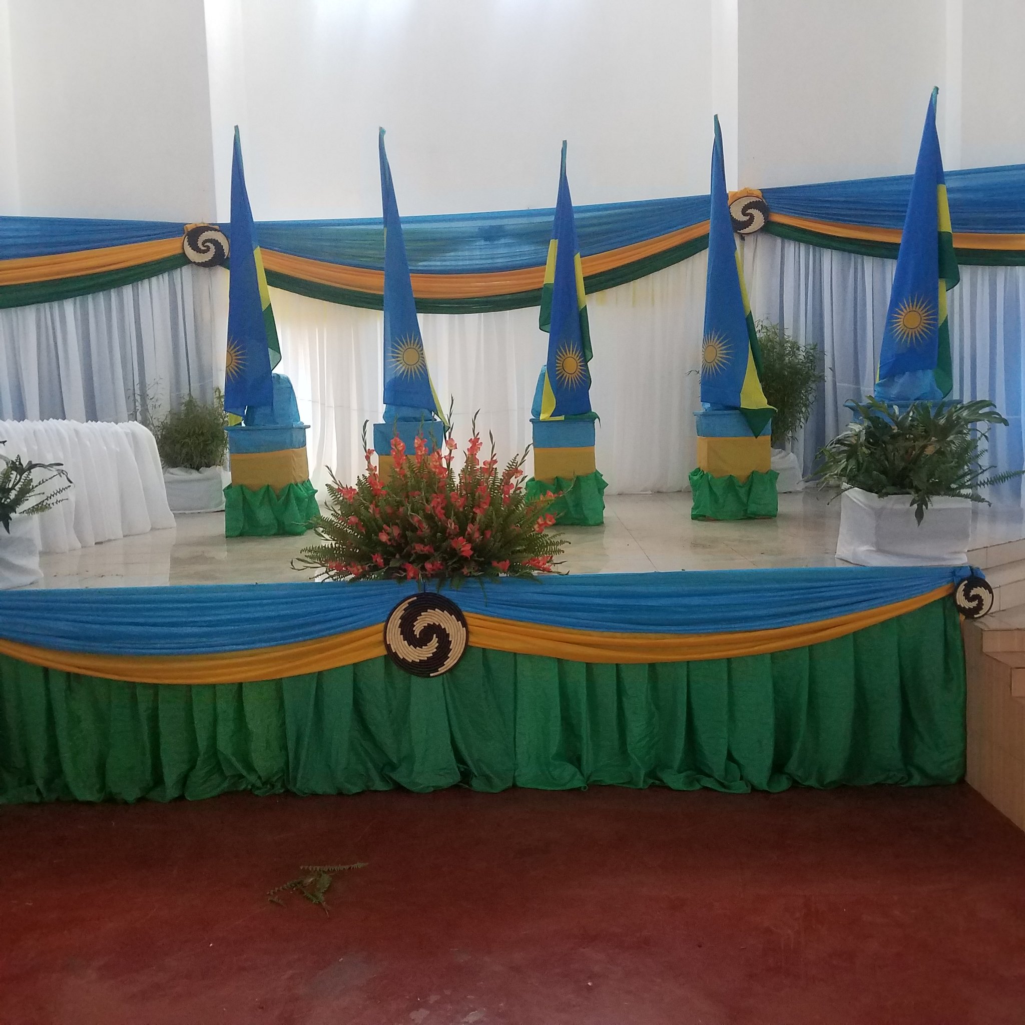 Urutonde rw’Abayobozi b’uturere batowe