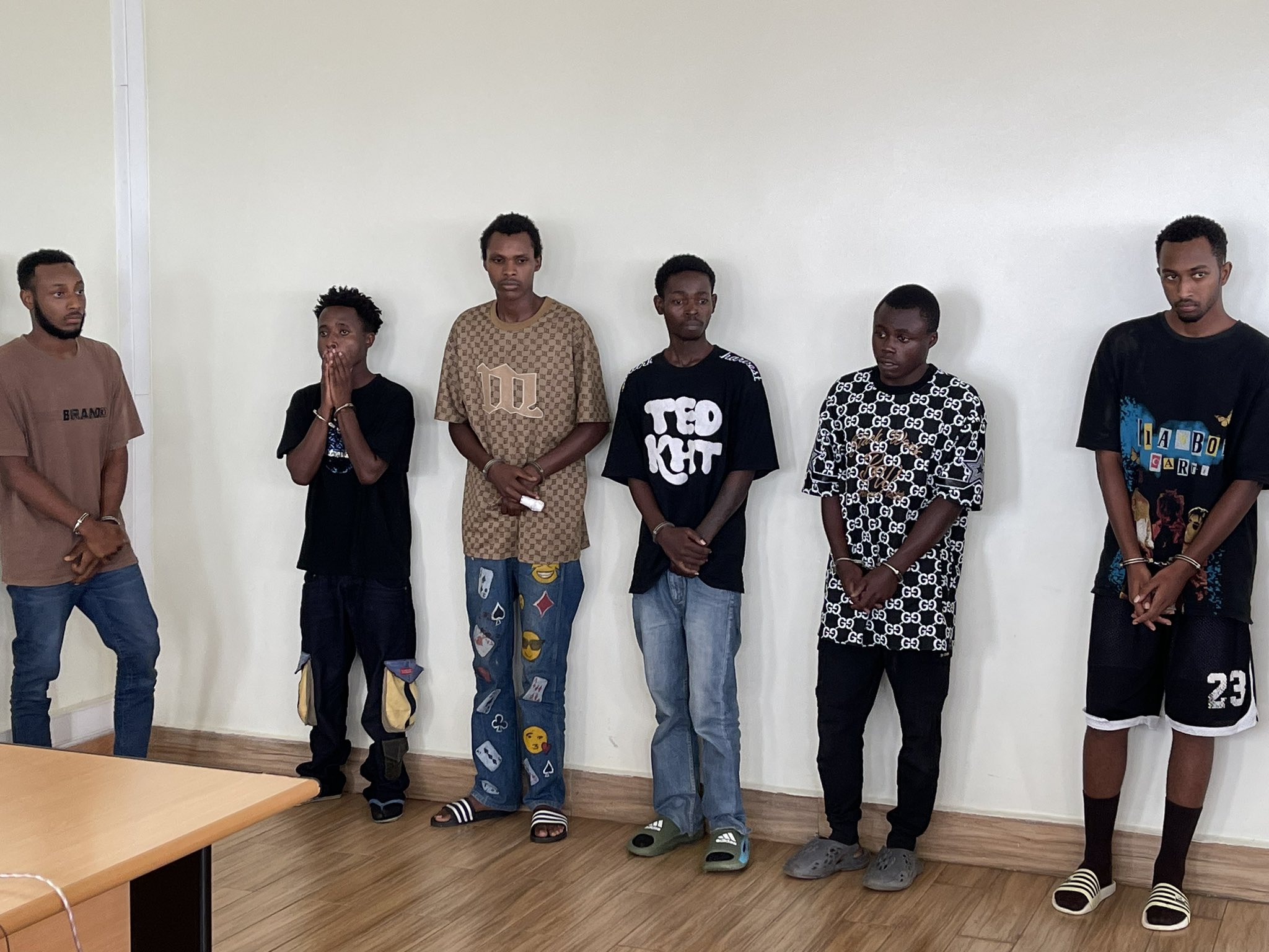 RIB yafunze agatsiko k’abajura biba ibintu bitandukanye