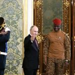 Uko Perezida Traore wa Burkinafaso yateye umugongo ibihugu by’Uburayi agacudika na Putin
