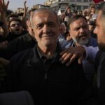 Perezida wa Iran yitabiriye imyigaragambyo yo kwamagana ibitero bya Amerika