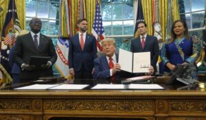 Trump_Congo_Rwanda_Peace_Agreement_53551_c0-241-5767-3603_s885x516