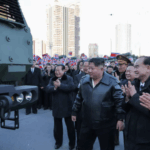 Koreya ya Ruguru yerekanye intwaro nshya ishobora gutwara ibisasu bya kirimbuzi